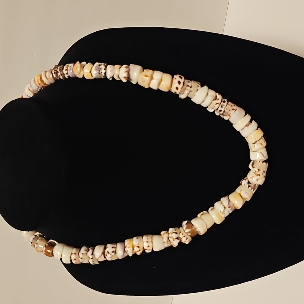 Fabulous Puka Shell White  Shell Earth Beach Vibe. 11' Multi Color